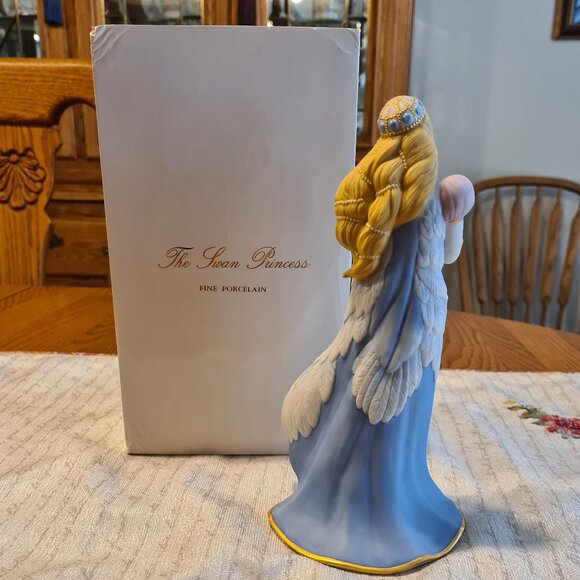 The Swan Princess, Lenox, Legendary Princesses Collection - Picture 2 of 7